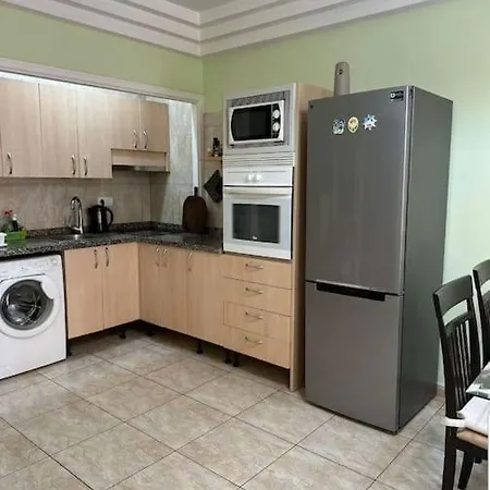 Orlando Grande Terassa 아데제